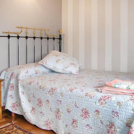 Gorgeous In Pilona With Kitchen Ferienhaus