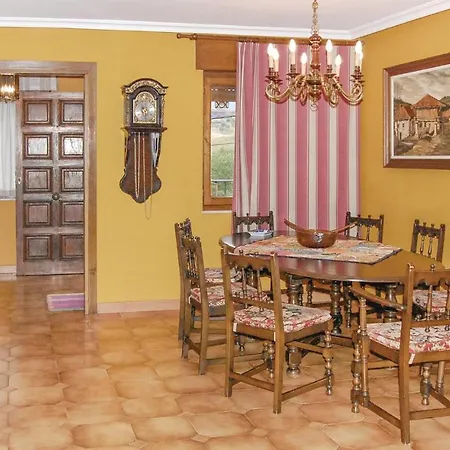 Gorgeous In Pilona With Kitchen